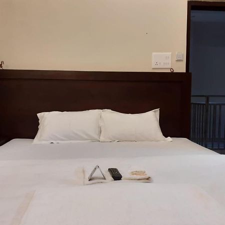 Hotel Artika Inn Benares Buitenkant foto