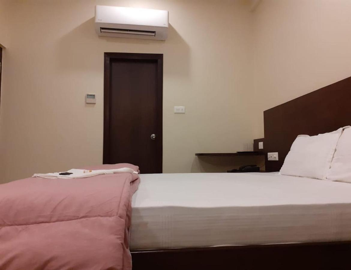 Hotel Artika Inn Benares Buitenkant foto