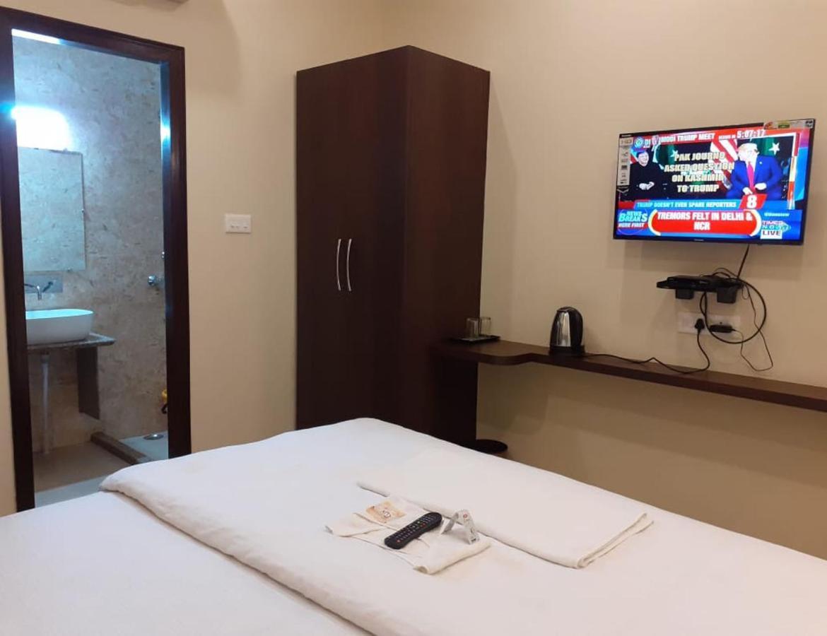 Hotel Artika Inn Benares Buitenkant foto